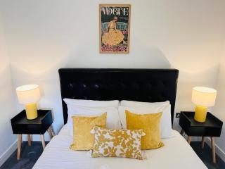 Beautiful 4-Bedroom House Near City Centre - 5