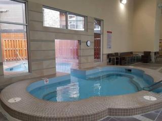 Luxury 3B Mountain Views- Pool & Hot Tub -Sleeps 10 - 2