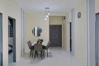 Emerald Avenue Apartment Holiday Home - 1