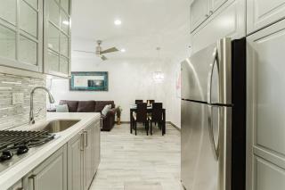 South Beach Ocean Drive Condo 1 Min to the Beach - 4