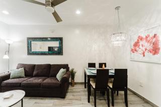 South Beach Ocean Drive Condo 1 Min to the Beach - 3