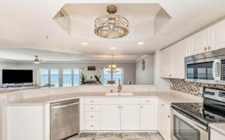Three Bedroom Oceanfront Residence with Wraparound - 6