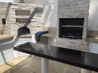 6-Bedroom House with Pool and Boat Deck - 1