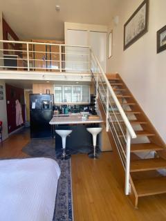 downtown vancouver independent affordable suit 1 - 1