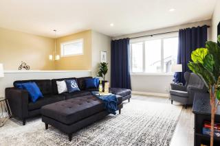 Executive Home - Long Stays Welcome - Garage Parking - Free WiFi & Netflix - 1