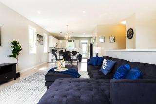 Executive Home - Long Stays - Garage - WiFi & NFLX - 1