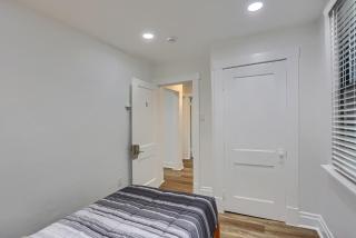Dormont, Potomac 2B Cozy and Modern Private Bedroom with Shared Bathroom - 8
