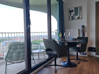 NEU I Design I 1-Zimmer-Apartment I Hotelturm Augsburg I Etage 21 I Boxspring I Ausblick - 4