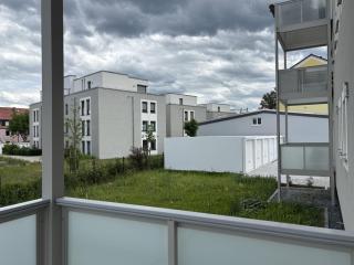 2 Schlafzimmer - Wohnzimmer mit offener Küche und Balkon - 4 Betten - 3