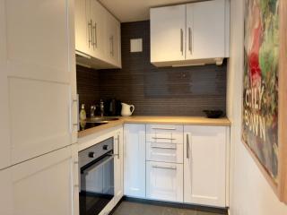 NEW Cozy basement apartment - 6
