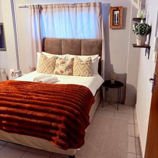 The Nest- on Knowling Street - Grahamstown - 6