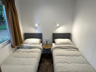 Luxurious Lodge with hot tub - fantastic location - 3