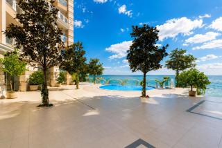 Luxurious and panoramic apartments at the beach in La Mer complex - 6