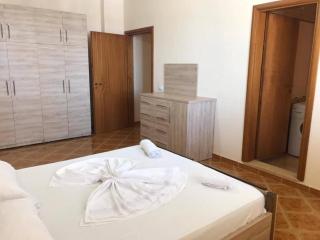 Suny Apartament near city center - 4