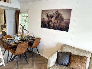 Luxurious Lodge with hot tub - fantastic location - 4