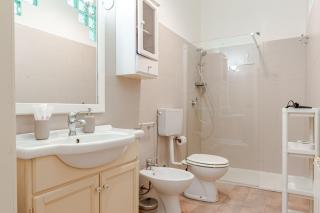Livorno Centrale - 5 min walking to the train station & hospital, fast Wi-Fi - 1