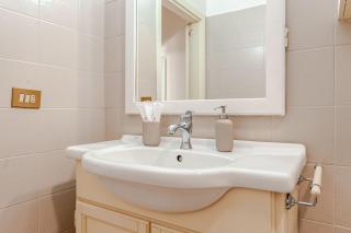 Livorno Centrale - 5 min walking to the train station & hospital, fast Wi-Fi - 2