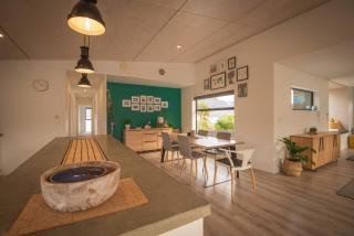 Sunny Escape with Hot Tub & 360 Mountain Views, 3 Bedroom - 5