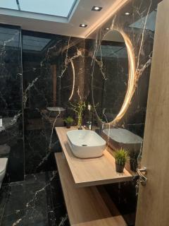 Amazing Apartments @ Monastiraki Subway Station - 5