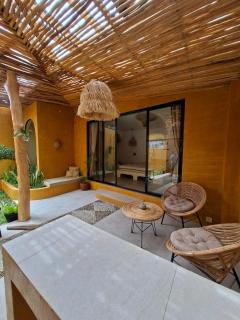 Charming garden villa, walk to town - 2