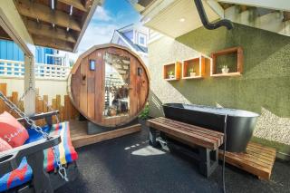 1BR Vancouver Stay with Sauna Cold Tub & Fire Pit - 9