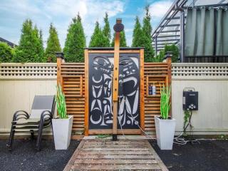 1BR Vancouver Stay with Sauna Cold Tub & Fire Pit - 6