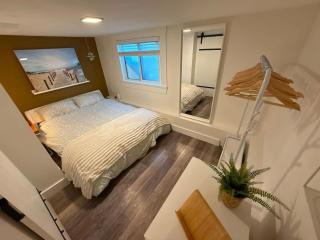 1BR Vancouver Stay with Sauna Cold Tub & Fire Pit - 8