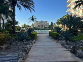 Estancia Pacífika Modern lakefront apartment - 8