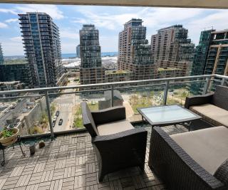 Liberty Village Condo, Walk to BMO Field, Free Parking - 5