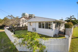Kitchener Street 2, Golden Beach - 2