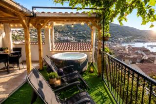 Panoramic view with jacuzzi - 9