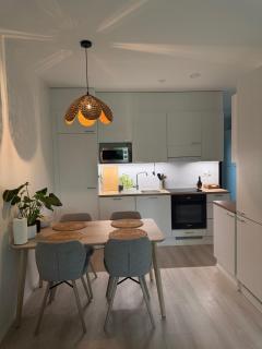 Cozy Arctic Home - 2