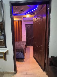 Fully Furnished 1BR Apartment in Johar Town Lahore - 6