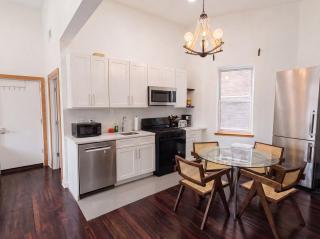 Urban Oasis 6 Min Walk to PATH, 15 Min to FIFA & NYC, 4 - 9