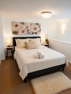 Cozy Downtown Condo Retreat with Space Needle View - 2