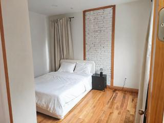 Chic & Bright Modern 2BR, 15m to NYC & FIFA, 1 - 3