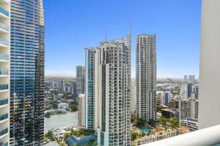 Hilton High Rise Skyline 2 BR with Water Views - 3