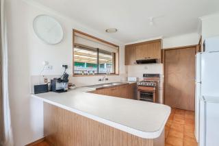 Solander's Retro Residence - Group Stay by the Beach - 2