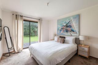 Solander's Retro Residence - Group Stay by the Beach - 4