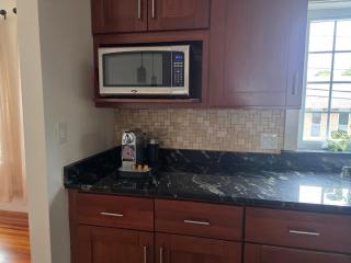 2StoryApt South of Boston Spacious and Convenient - 1