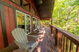 4BR Gatlinburg Cabin with Hot Tub & Fireplace - 6