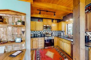 Cozy Bear Cabin - 1