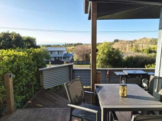 Centrally located Hilltop Apartment - 1