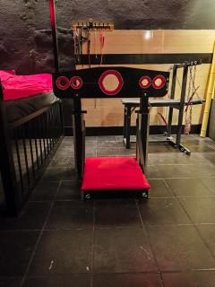 Kinky Aparts BDSM glamour - 3
