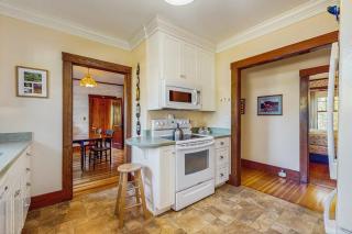 Riverbank Manor - 1