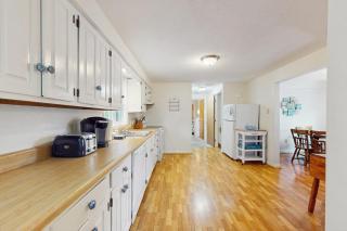 Birch Circle Beach House - 4