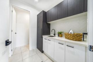 Calm & Cosy Bulimba Townhome Retreat - 9