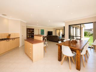Cozy Dunsborough Coastal Stay - 2