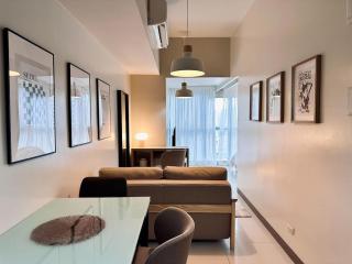 Chic Cozy 1BR Uptown Parksuites T1 Pay Parking 14R - 9