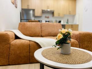 BRAND NEW Downtown Rogers Place Cozy Guest Suite - 0